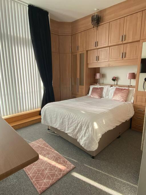 3 Bedroom Penthouse Apartment In Larne Exterior foto